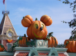  Disneyland Halloween 2026 - Walkthrough, Snacks, Merch & Haunted Mansion Holiday [4K POV]